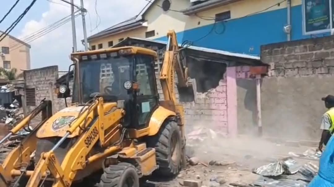 Kinshasa : Opération d’assainissement et de réaménagement urbain à la gare ONATRA de Kitambo Magasin