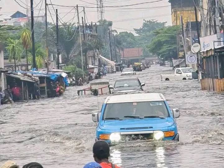 Kinshasa sous les eaux : 29 morts et des dégâts considérables après les pluies diluviennes du 14 juin 2025