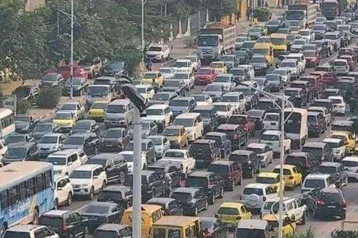 RDC : Félix Tshisekedi envisage un déploiement militaire pour réguler la circulation à Kinshasa