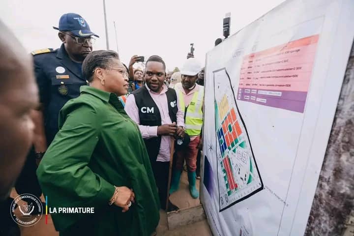 Kongo-Central : Judith Suminwa lance les travaux de construction de la route Muanda – Yema, longue de 23 kilomètres