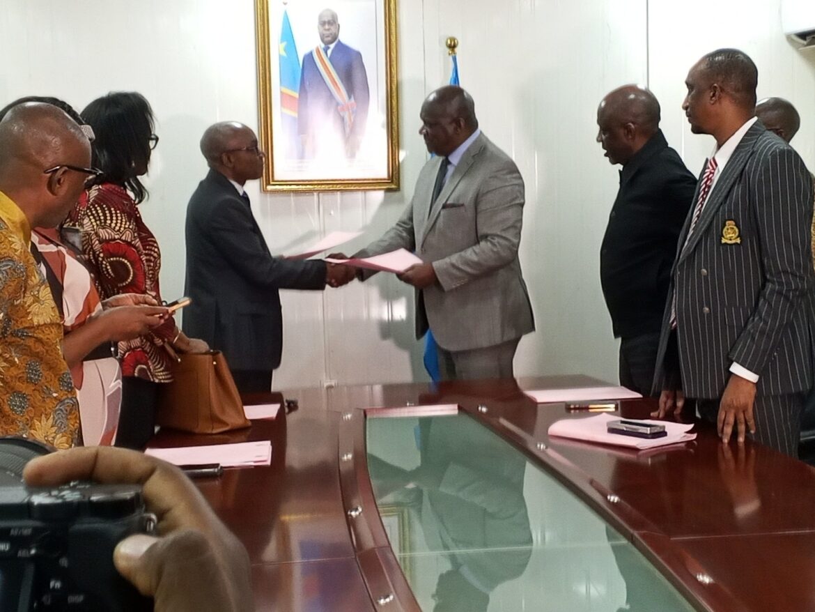 Dominique Mbuyamba Tshimanga prend officiellement les rênes du Fonds Forestier National